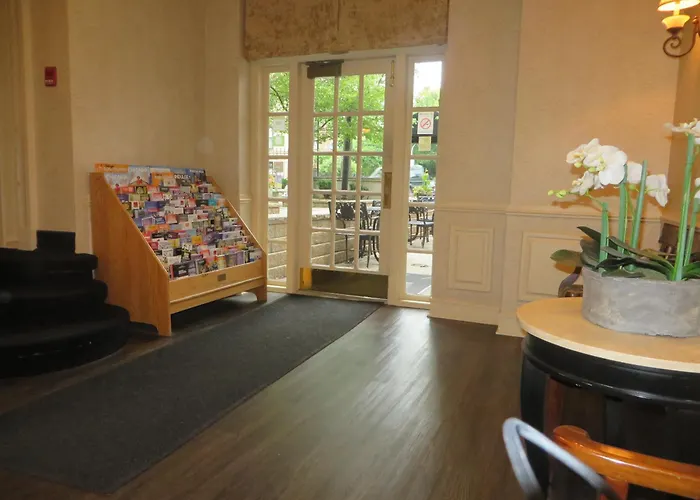 Western Hawthorne Terrace Hotel